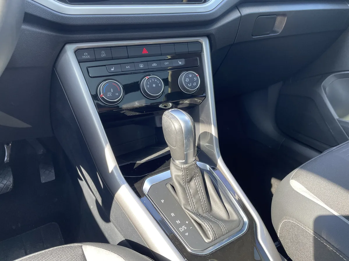 Volkswagen T-Roc 2021 года, снимок 8