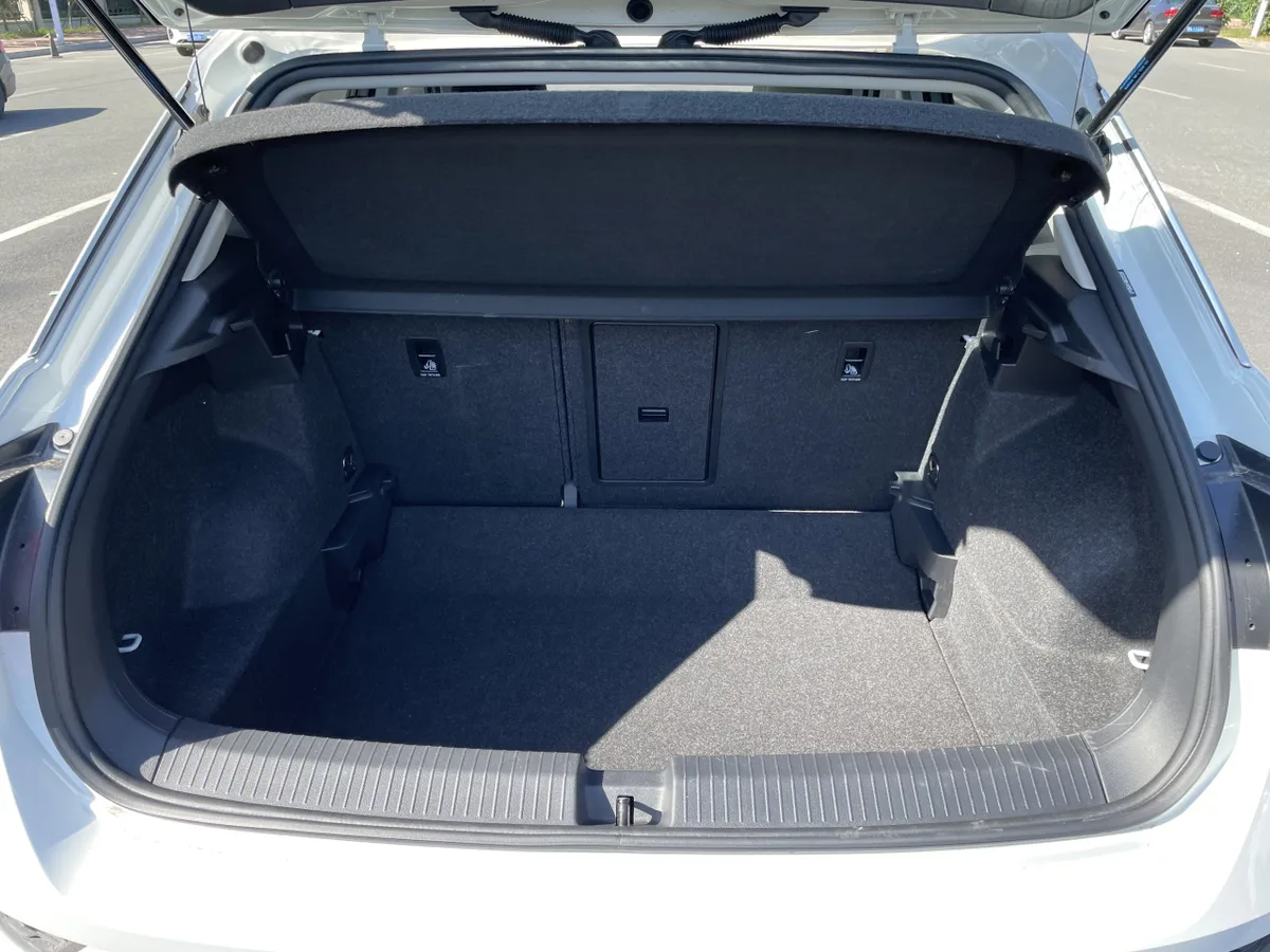 Volkswagen T-Roc 2021 года, снимок 12