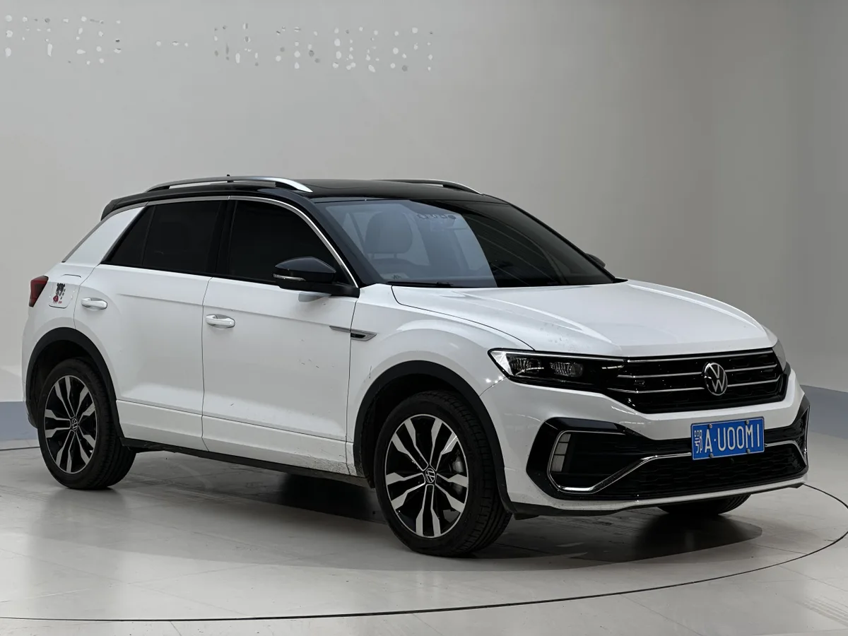 Volkswagen T-Roc 2022 года, снимок 2
