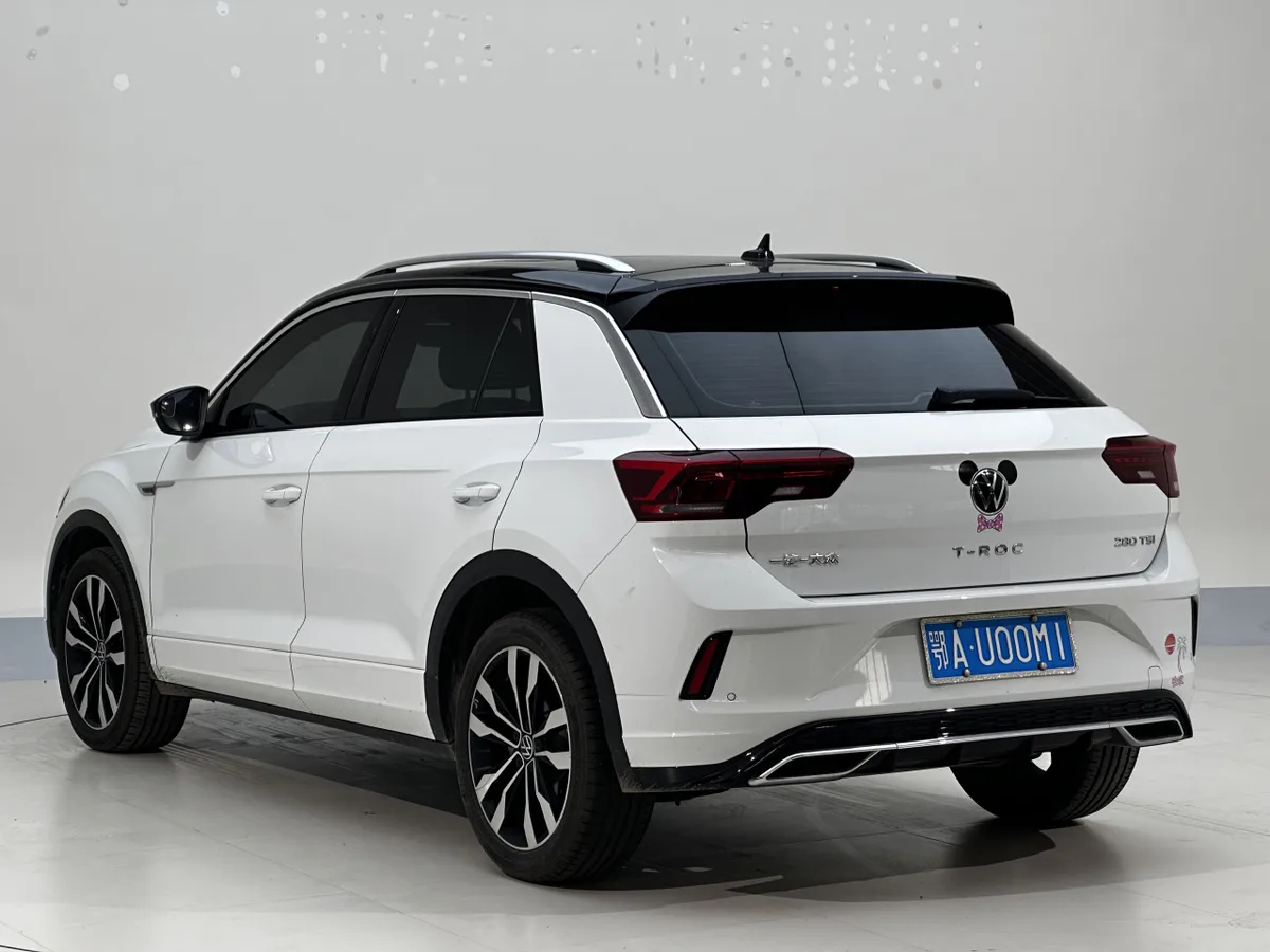 Volkswagen T-Roc 2022 года, снимок 4