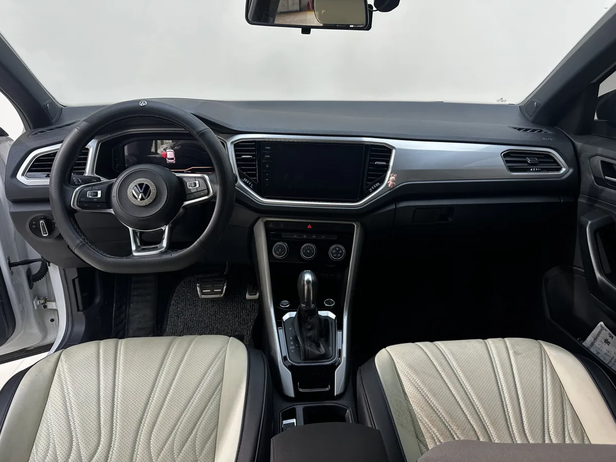 Volkswagen T-Roc 2022 года, снимок 12