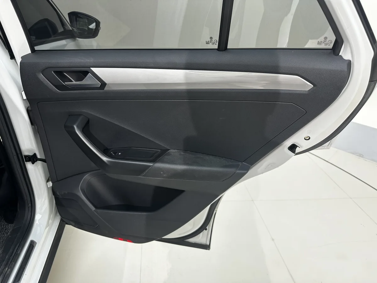 Volkswagen T-Roc 2022 года, снимок 20