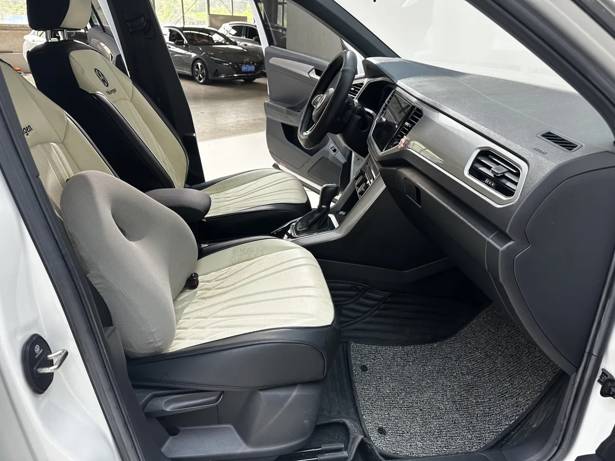 Volkswagen T-Roc 2022 года, снимок 21