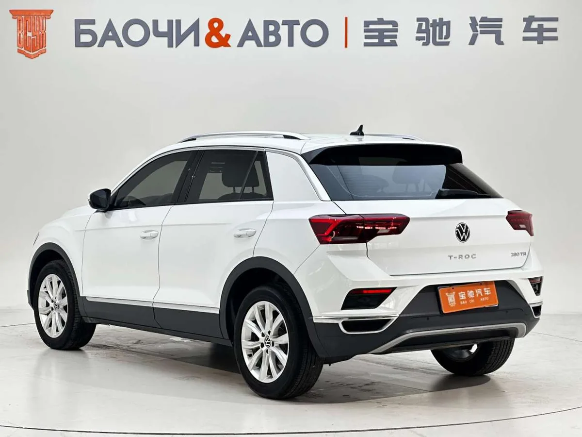 Volkswagen T-Roc 2022 года, снимок 2