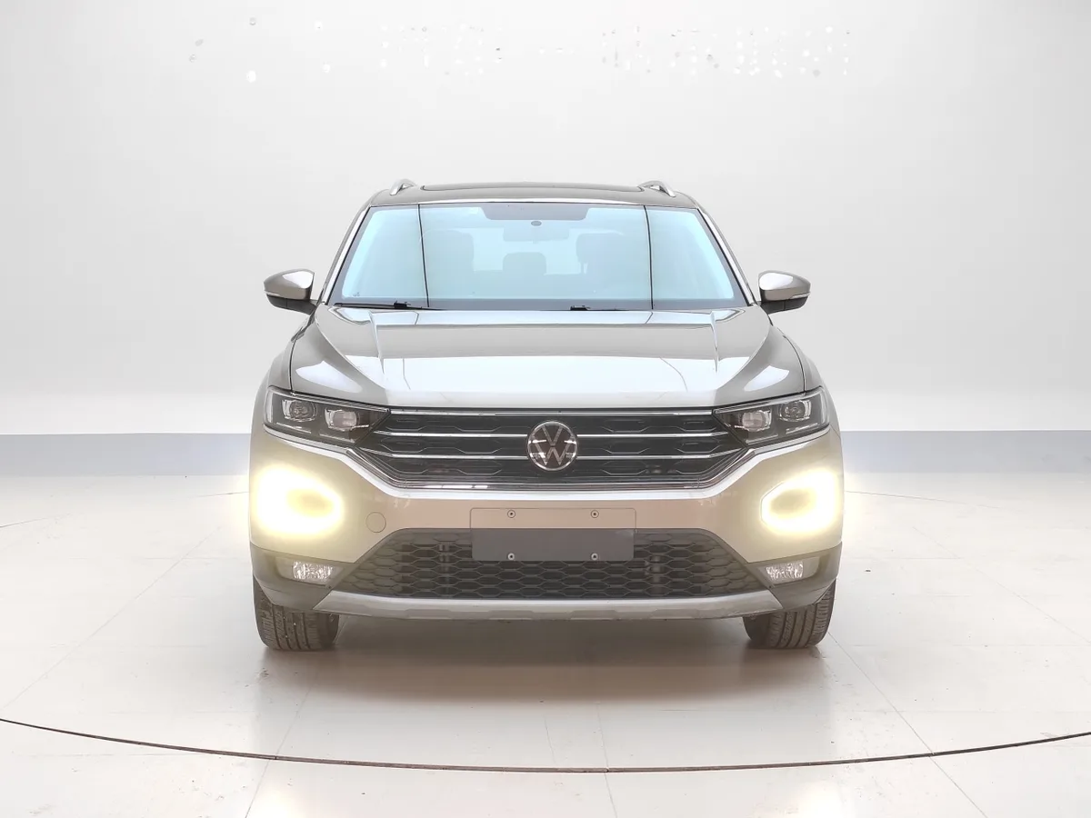 Volkswagen T-Roc 2022 года, снимок 2
