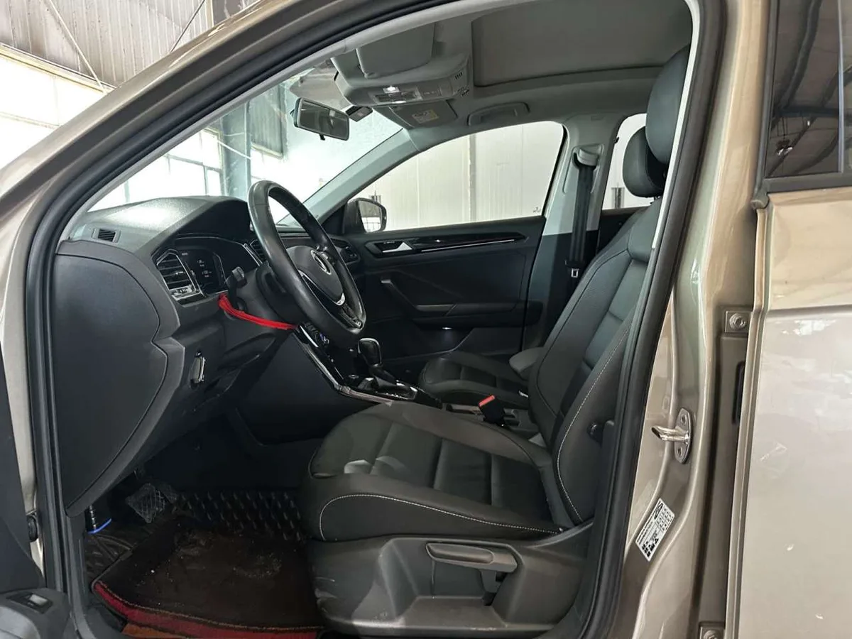 Volkswagen T-Roc 2022 года, снимок 9