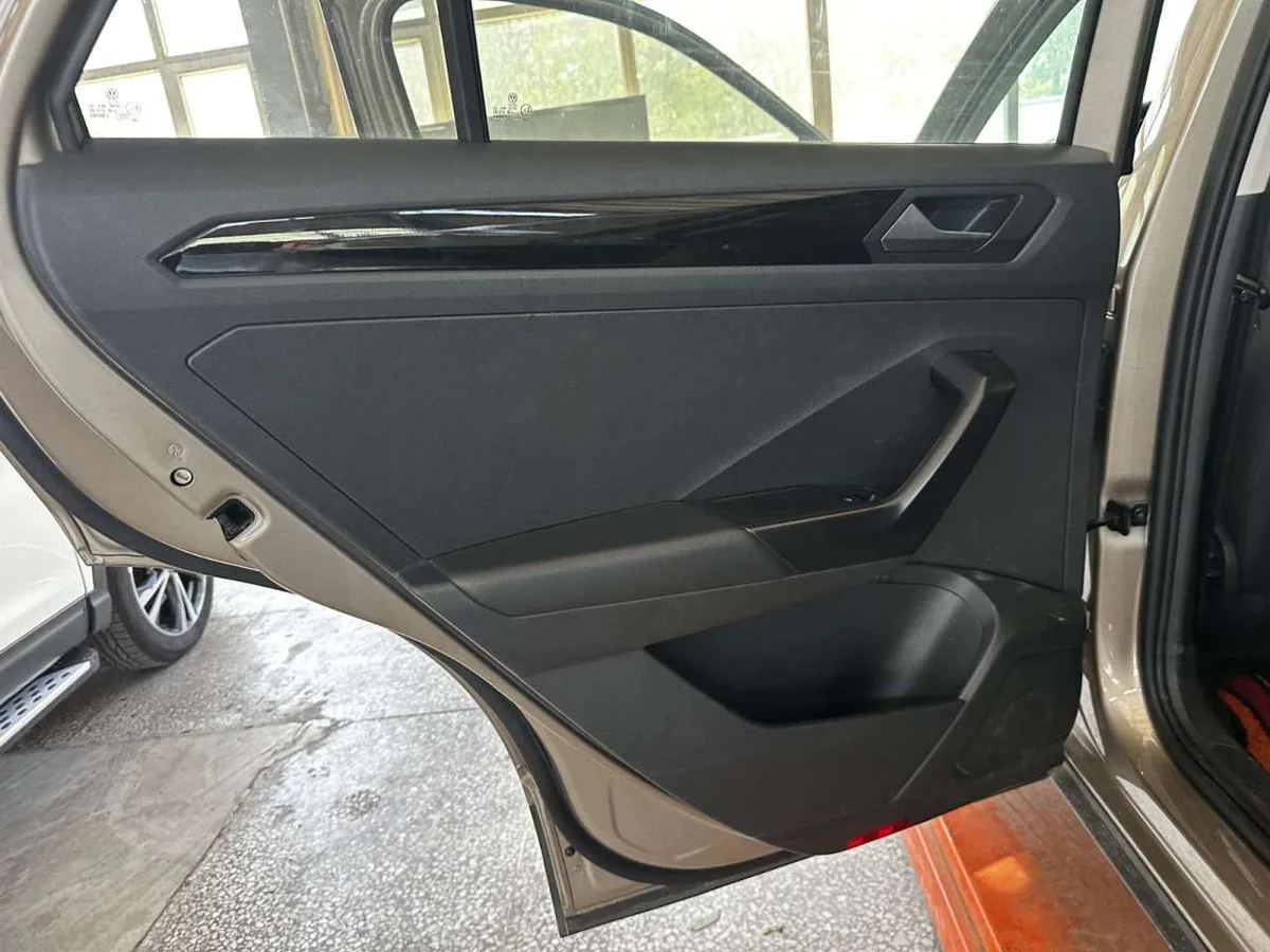 Volkswagen T-Roc 2022 года, снимок 17