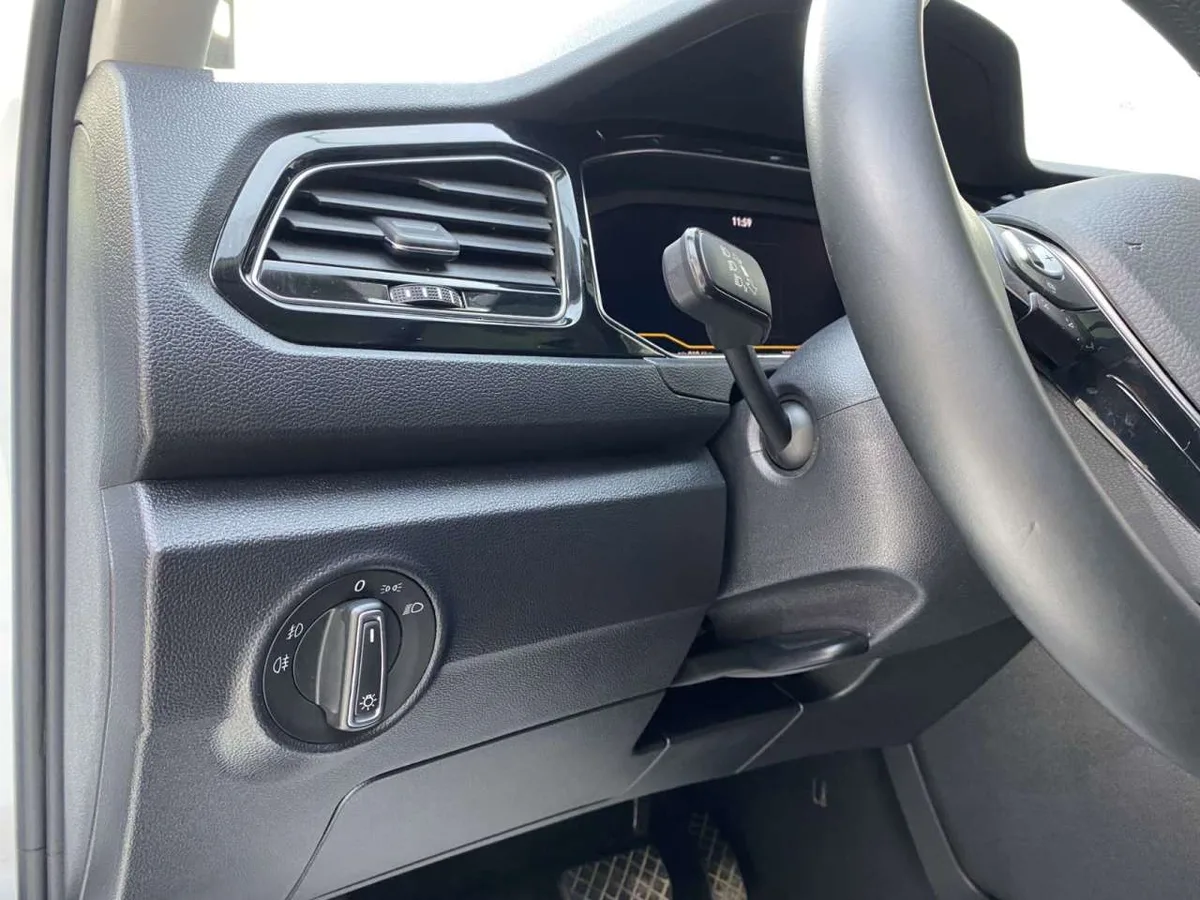 Volkswagen T-Roc 2022 года, снимок 12