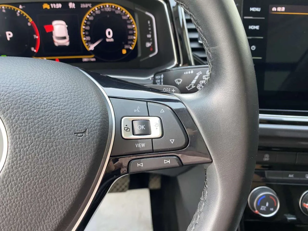 Volkswagen T-Roc 2022 года, снимок 19
