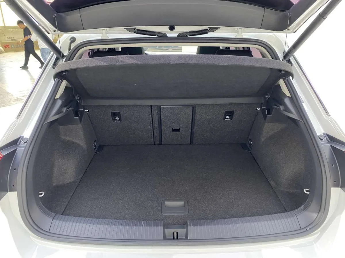 Volkswagen T-Roc 2022 года, снимок 24