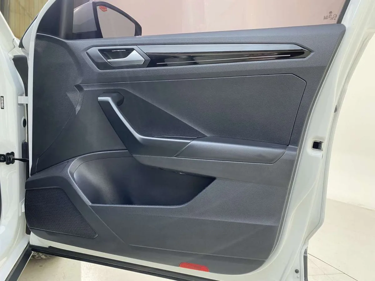 Volkswagen T-Roc 2022 года, снимок 29
