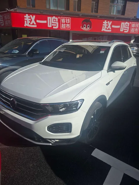 Volkswagen T-Roc 2022 года