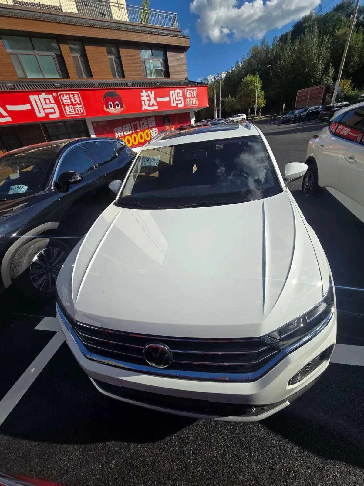 Volkswagen T-Roc 2022 года, снимок 3