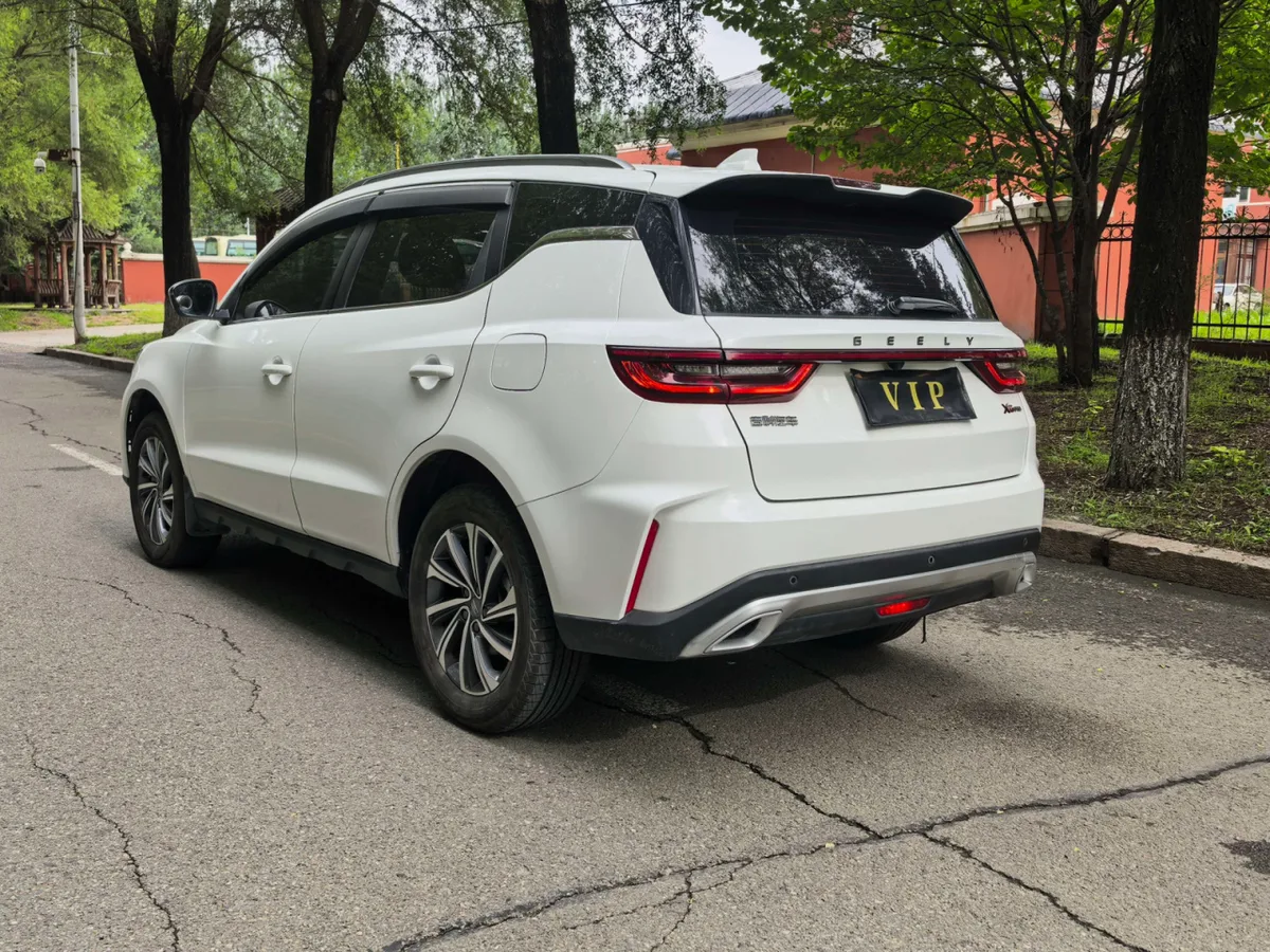 Geely Vision X6 2021 года, снимок 6