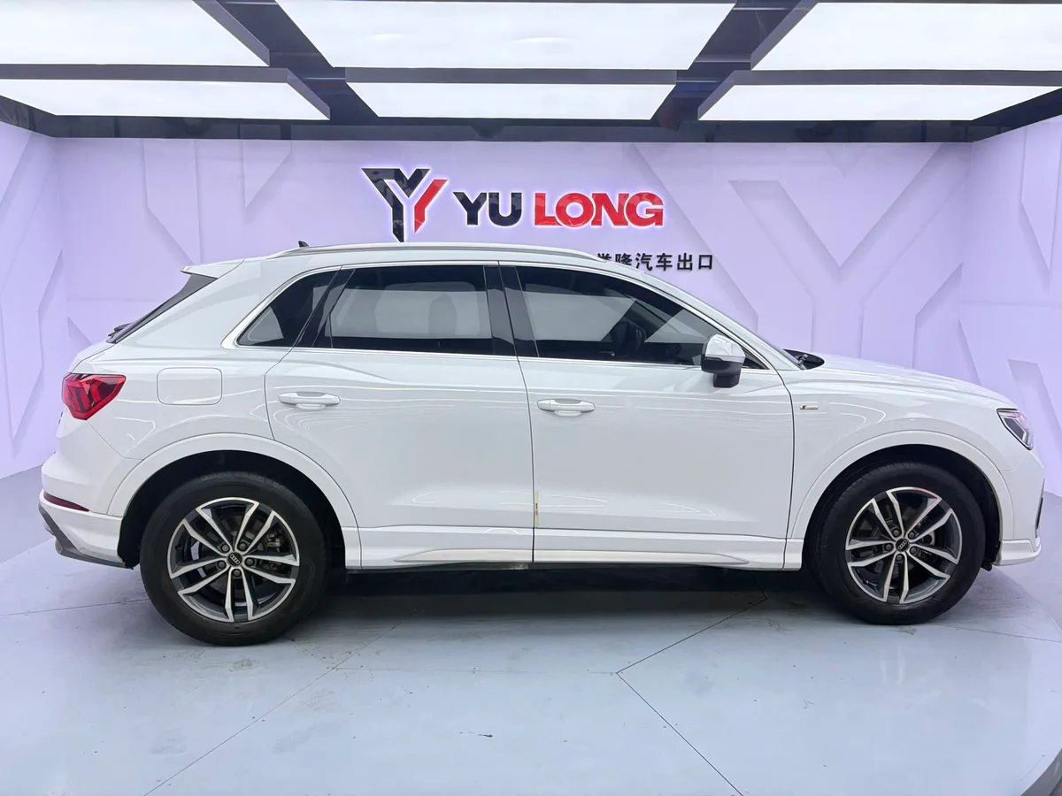 Audi Q3, 2022, снимок 8