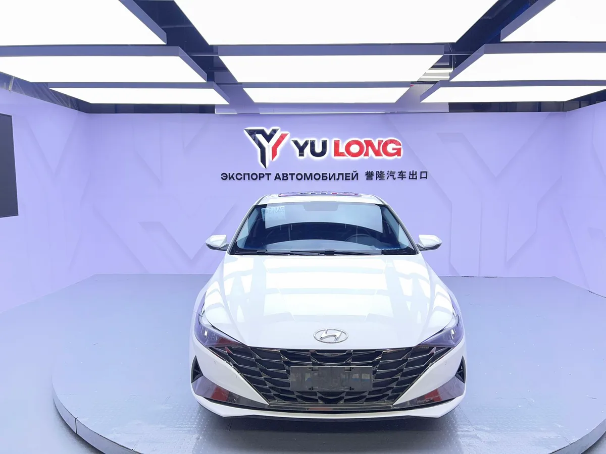 Hyundai Elantra, 2022