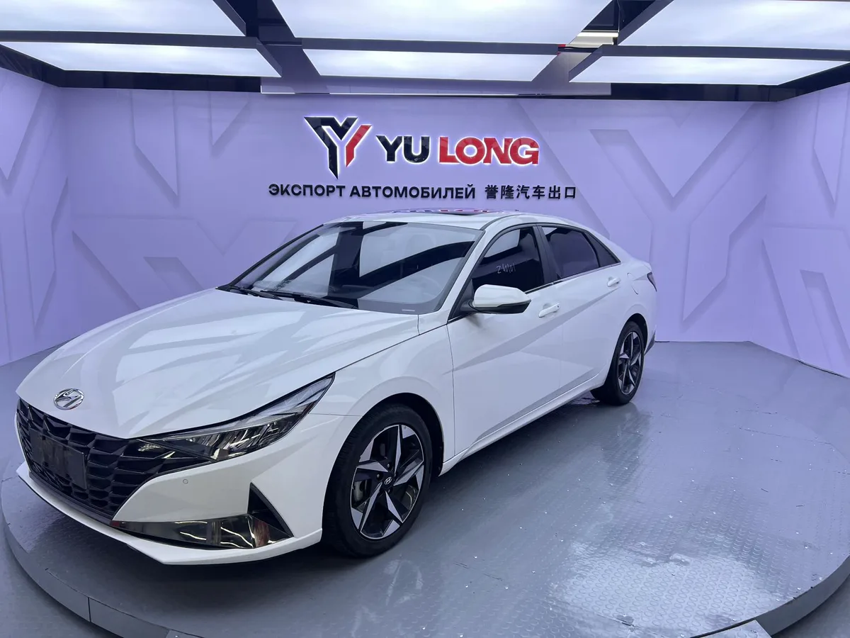 Hyundai Elantra, 2023, снимок 2