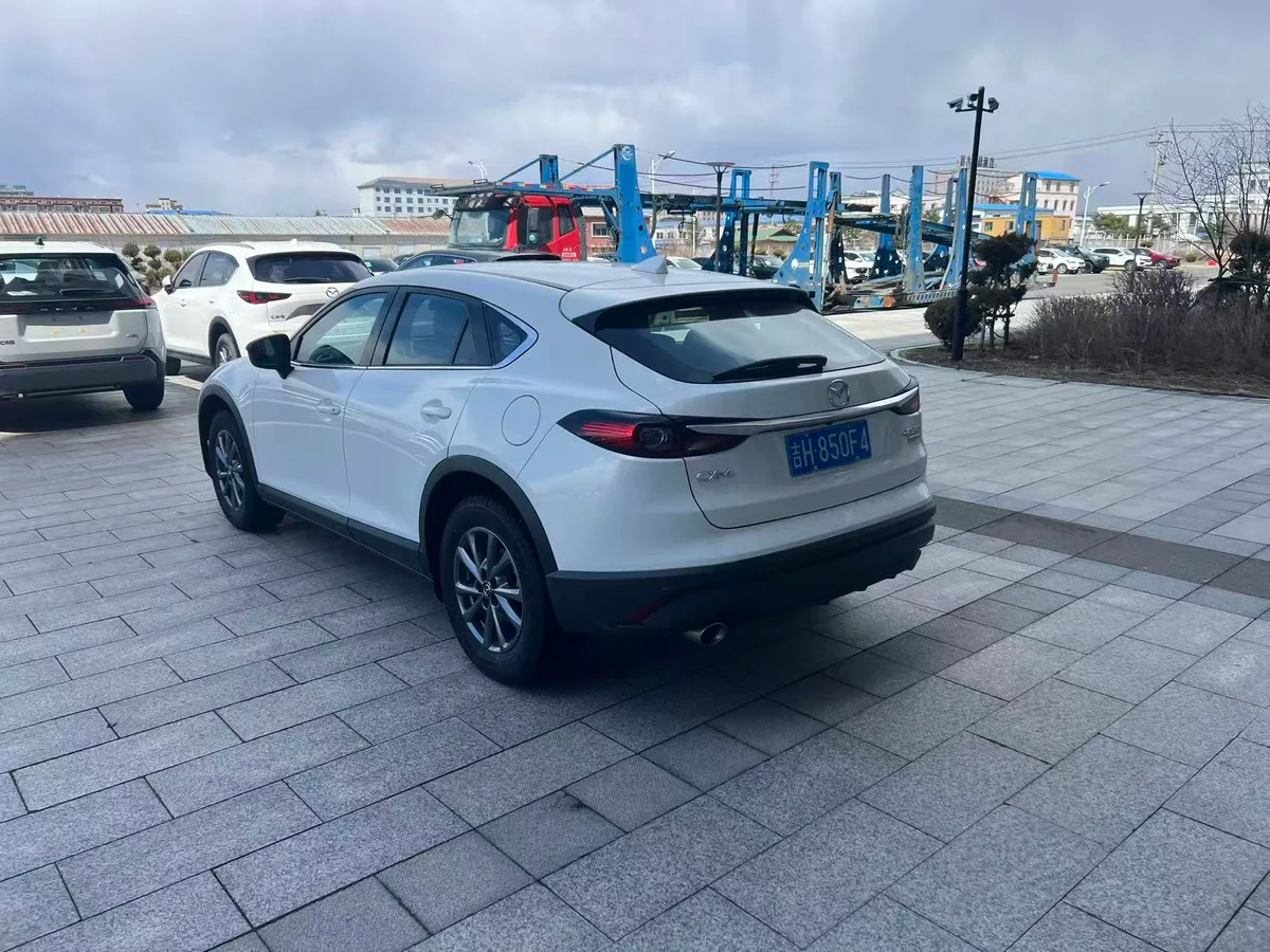 Mazda CX-4, 2023, снимок 5