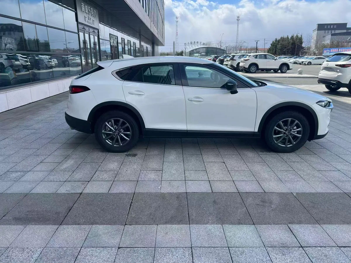 Mazda CX-4, 2023, снимок 8