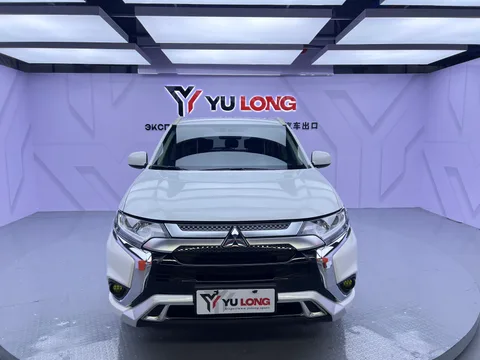 Mitsubishi Outlander, 2022