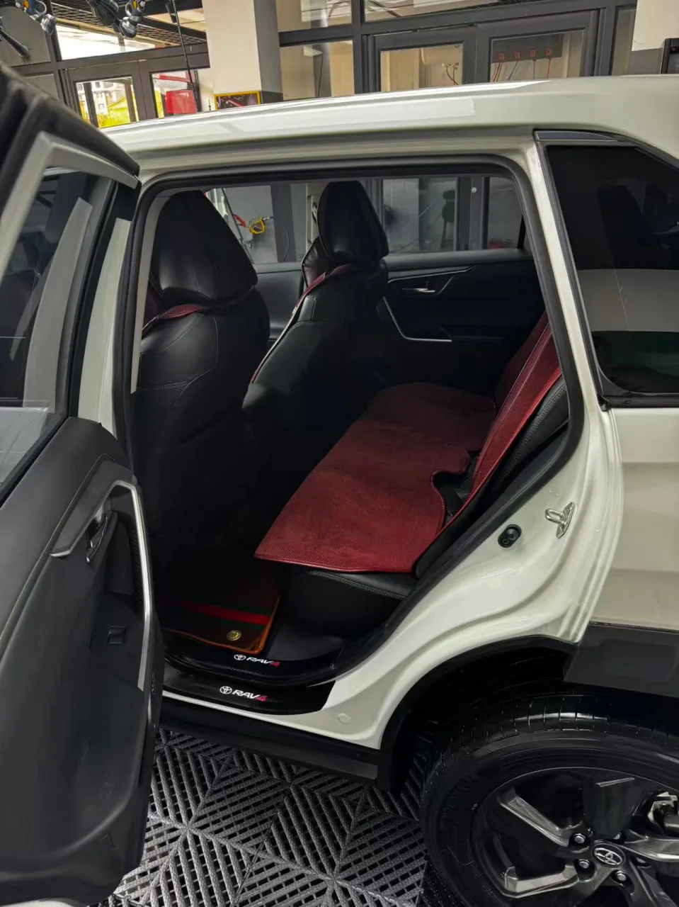 Toyota RAV4, 2022, снимок 8